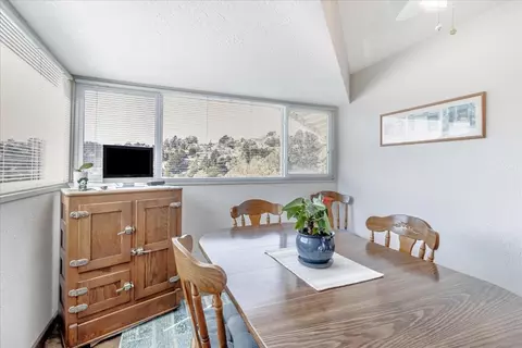 Dining - 9 Barton Pl, Pacifica, CA 94044 photo 7 of 9