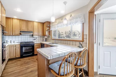 Kitchen - 9 Barton Pl, Pacifica, CA 94044 photo 2 of 9