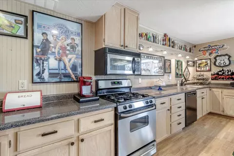 Kitchen - 9 Barton Pl, Pacifica, CA 94044 photo 7 of 9
