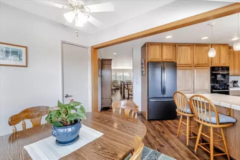 Dining - 9 Barton Pl, Pacifica, CA 94044 photo 5 of 9