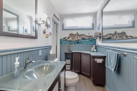 Bath - 9 Barton Pl, Pacifica, CA 94044 photo 7 of 8