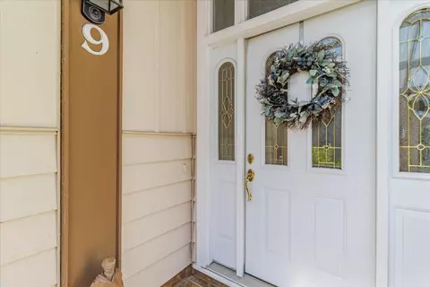 Entry Way - 9 Barton Pl, Pacifica, CA 94044 photo 1 of 4