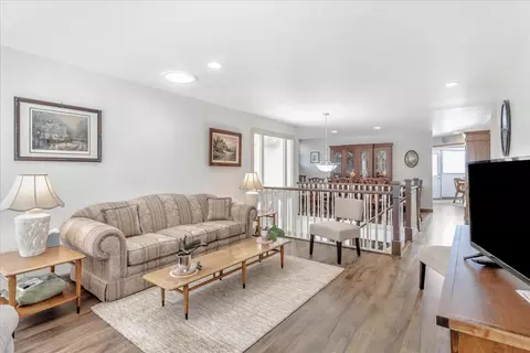 Living - 9 Barton Pl, Pacifica, CA 94044 photo 4 of 6
