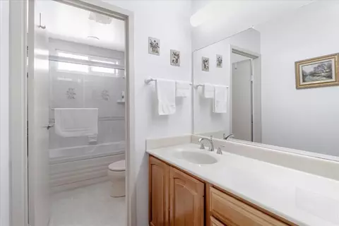 Bath - 9 Barton Pl, Pacifica, CA 94044 photo 1 of 8