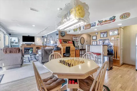 Dining - 9 Barton Pl, Pacifica, CA 94044 photo 9 of 9