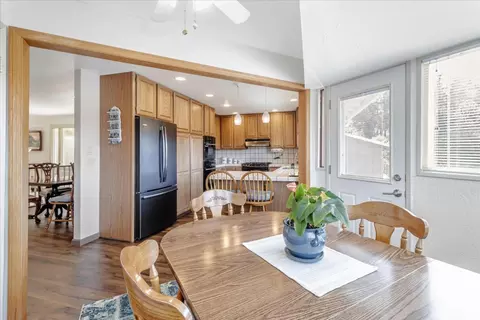 Dining - 9 Barton Pl, Pacifica, CA 94044 photo 6 of 9