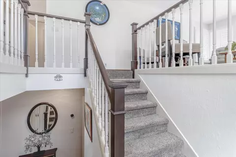 Entry Way - 9 Barton Pl, Pacifica, CA 94044 photo 3 of 4