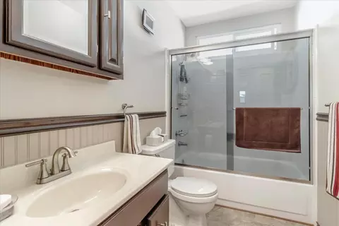 Bath - 9 Barton Pl, Pacifica, CA 94044 photo 4 of 8
