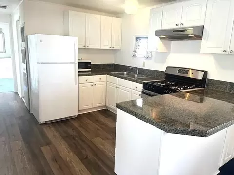 1099 38th Ave 101, Santa Cruz, CA 95062