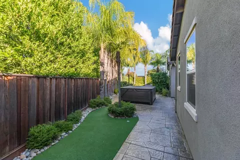 Exterior - 9958 Bobcat Ct, Gilroy, CA 95020 photo 14 of 32