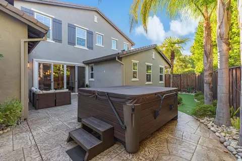 Exterior - 9958 Bobcat Ct, Gilroy, CA 95020 photo 11 of 32