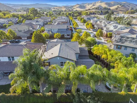 View/Area - 9958 Bobcat Ct, Gilroy, CA 95020 photo 5 of 9