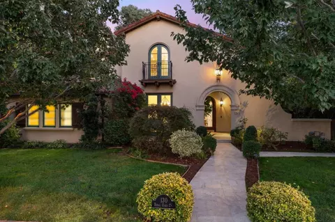 130 Royal Oaks Ct, Menlo Park, CA 94025
