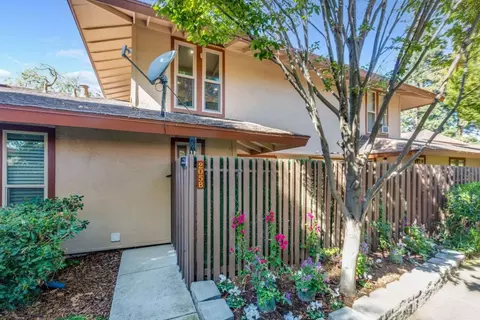 205 Red Oak Dr B, Sunnyvale, CA 94086