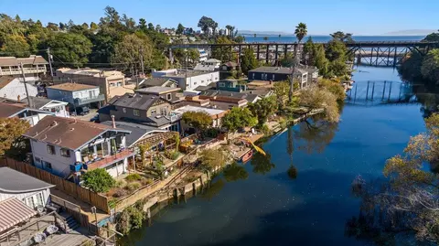 427 Riverview Ave, Capitola, CA 95010 photo 1
