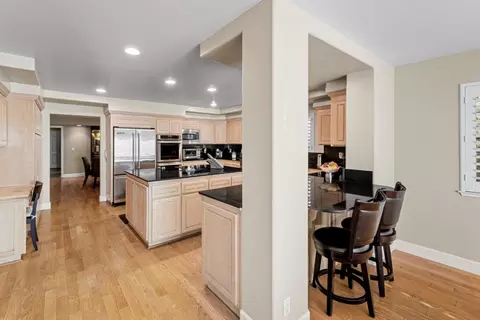 365 Martens Ave, Mountain View, CA 94040 photo 17
