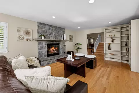 365 Martens Ave, Mountain View, CA 94040 photo 13