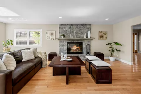 365 Martens Ave, Mountain View, CA 94040 photo 10