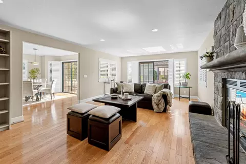 365 Martens Ave, Mountain View, CA 94040 photo 11