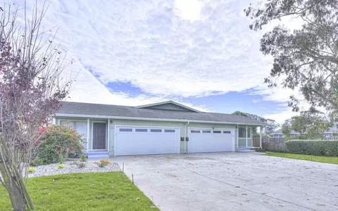 638 Metzgar St, Half Moon Bay, CA 94019