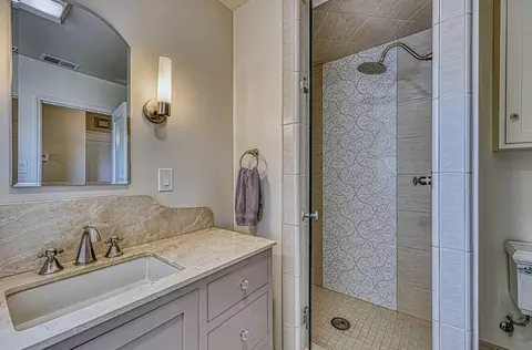 29 Talbot St, Salinas, CA 93901 photo 4