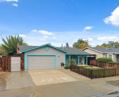 667 Torreya Ave, Sunnyvale, CA 94086