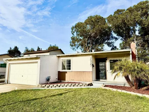 2927 Mckenzie Dr, Richmond, CA 94806