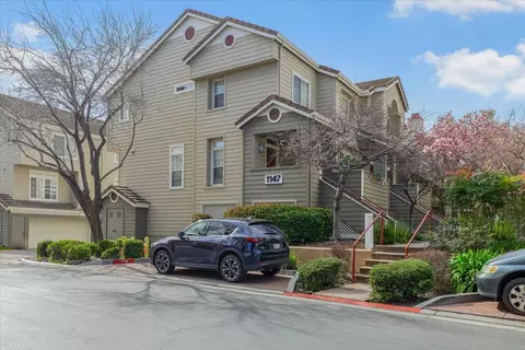 1147 La Rochelle Ter C, Sunnyvale, CA 94089
