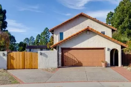 1112 Iverson St, Salinas, CA 93901 photo 2