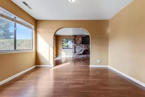1112 Iverson St, Salinas, CA 93901 photo 8