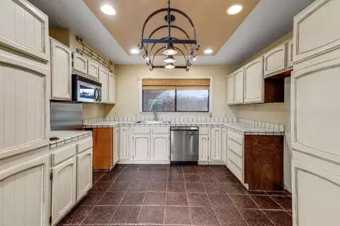 1112 Iverson St, Salinas, CA 93901 photo 7