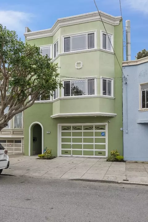 61 Cook St B, San Francisco, CA 94118