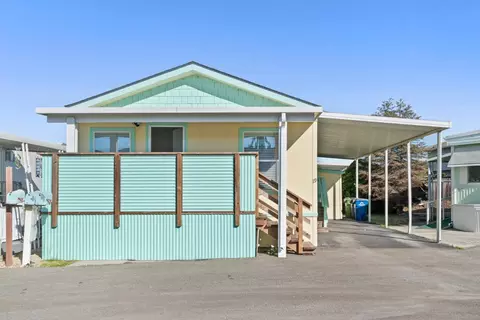 998 38th Ave 19, Santa Cruz, CA 95062