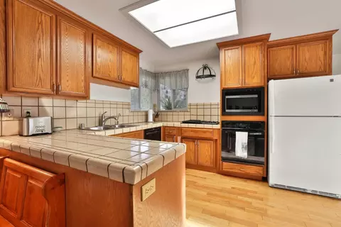 7375 Leafwood Dr, Salinas, CA 93907 photo 9