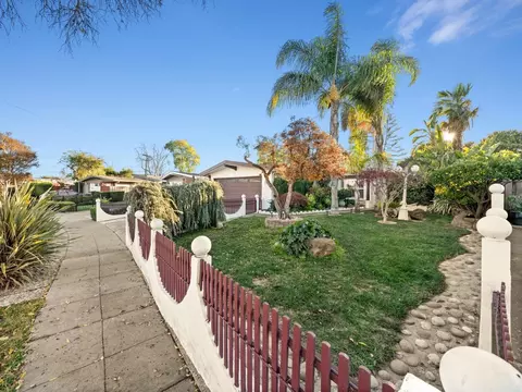 206 Velvetlake Dr, Sunnyvale, CA 94089
