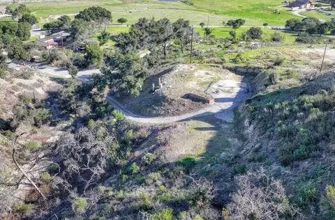 212 Pine Canyon Rd, Salinas, CA 93908 photo 4