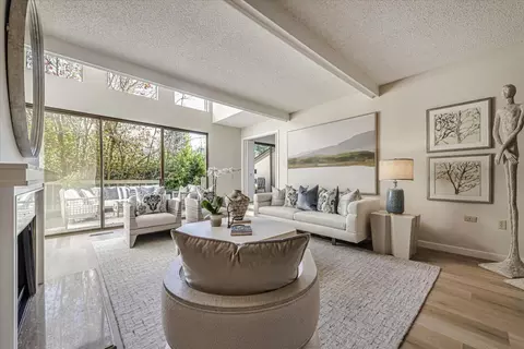 504 Sand Hill Cir, Menlo Park, CA 94025