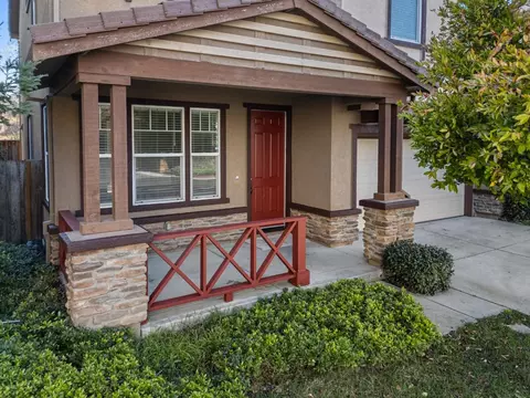 1720 Hemlock Ct, Gilroy, CA 95020 photo 2