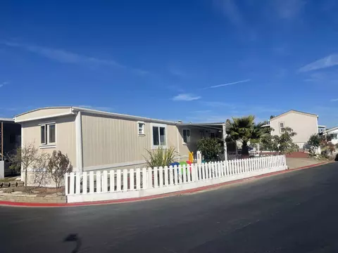 255 E Bolivar St 204, Salinas, CA 93906 photo 1