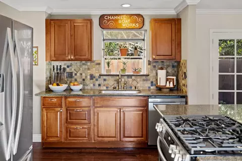 166 Riker Ter, Salinas, CA 93901 photo 3