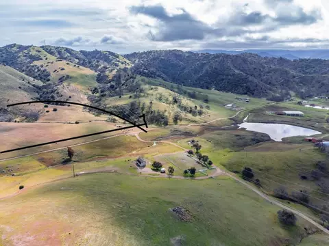 42 1 Panoche, Paicines, CA 95043