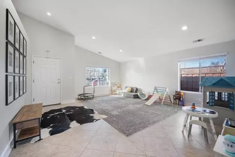 9026 Spencer Ct, Gilroy, CA 95020 photo 5