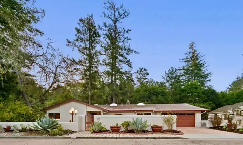 220 Vista Bella Dr, Santa Cruz, CA 95060