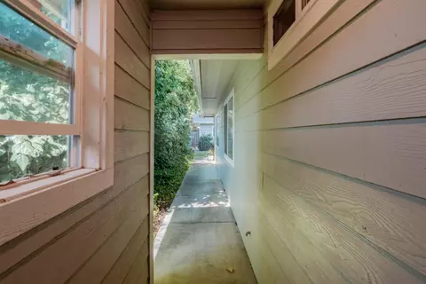 Entry Way - 151-153 N Shasta St, Willows, CA 95988 photo 4 of 6