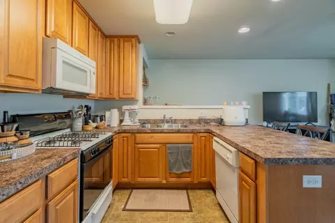 Kitchen - 151-153 N Shasta St, Willows, CA 95988 photo 2 of 4