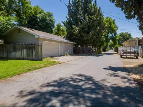 Exterior - 151-153 N Shasta St, Willows, CA 95988 photo 2 of 10