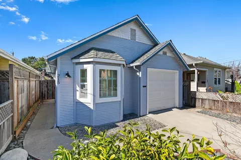 215 Dufour St, Santa Cruz, CA 95060