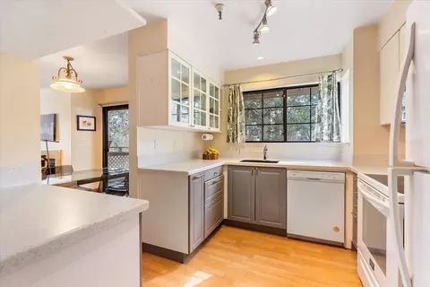 241 Quail Run Ct, Monterey, CA 93940