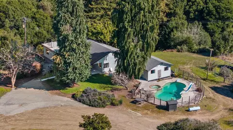 500 Valencia School Rd, Aptos, CA 95003