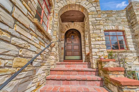 798 Pine St, Monterey, CA 93940 photo 1